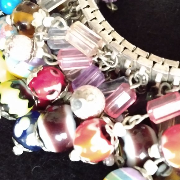 Incredible stretch bracelet!  Source unknown. Spectacular number of beads! - Picture 5 of 8